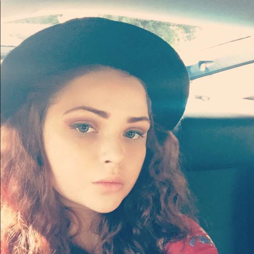 Meet your Posher, Madelyn